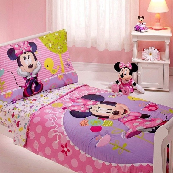 Minnie Mouse 4-piece TODDLER bed set